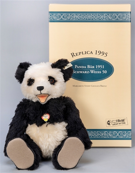  Steiff Panda Bear 1951 / 1995 LE Replica. Edition of 3,000....