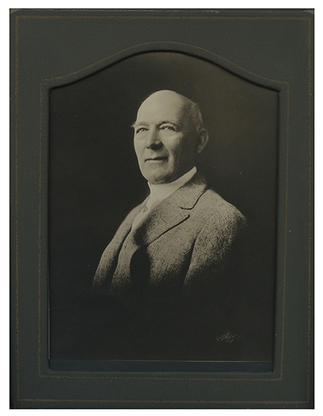 Bust Portrait Photograph of Harry Kellar. 