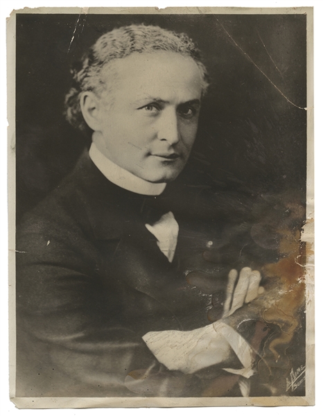 Portrait Photograph of Harry Houdini. Edward Saint Collection. 