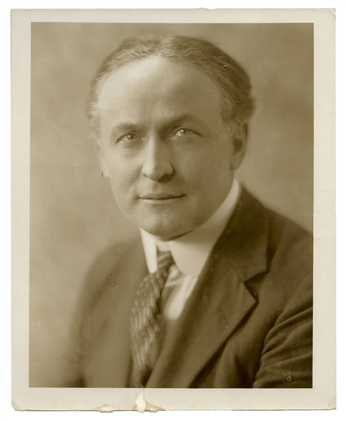 Photograph of Harry Houdini.