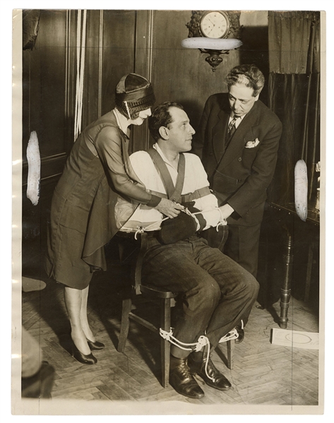Bess Houdini—Joseph Dunninger Press Photo.