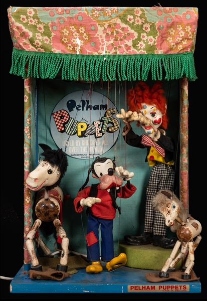 Pelham Puppets Animated Counter Display.