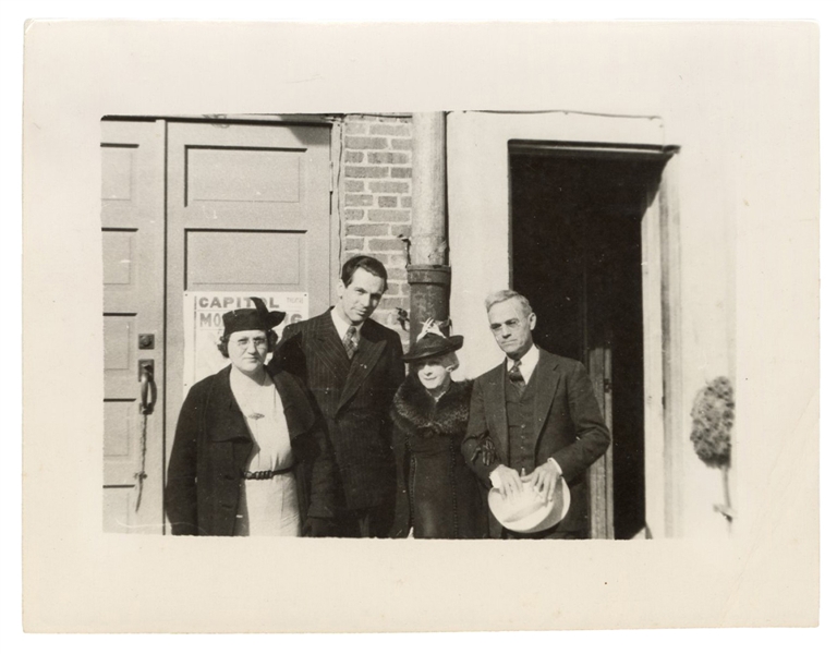 [Houdini] Candid Photograph of Beatrice Houdini and John Calvert. 