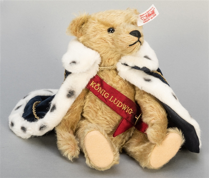  Steiff King Lugwig Hand Sample Bear. White tag with “Not fo...