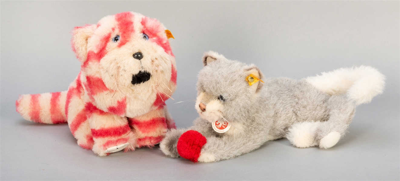  Pair of Steiff Cats. Including Kitty limited edition (music...