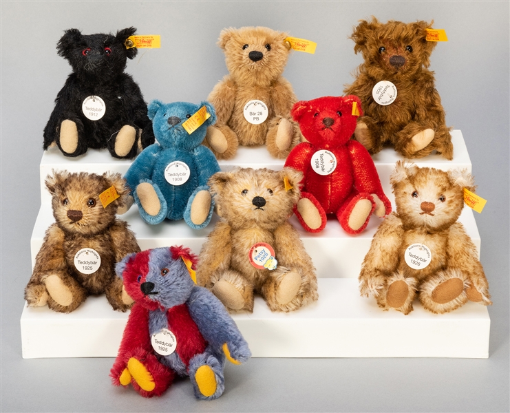  Steiff Auction Highlights Teddy Bears Group. Nine small Ted...