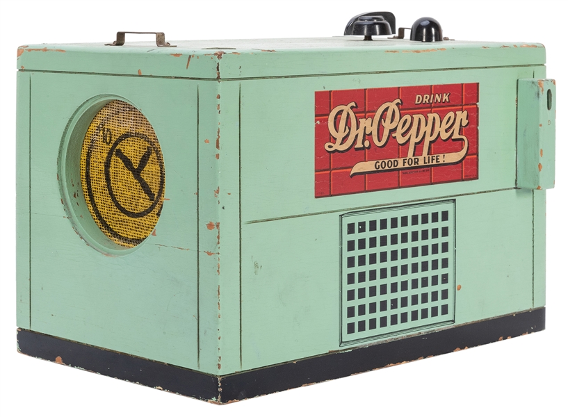  Dr. Pepper Cooler Radio. General Electric, ca. 1940s. Seafo...