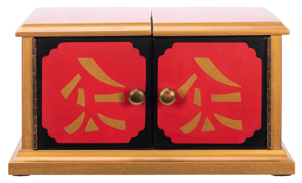  Oriental Die Box. Azusa: Owen Magic Supreme, 1990s. A woode...