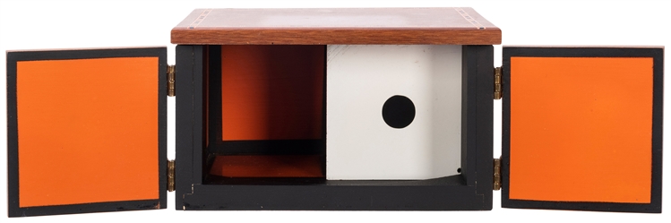  West Die Box. Cashmere, WA: Magic House of Babcock, ca. 2000. A...