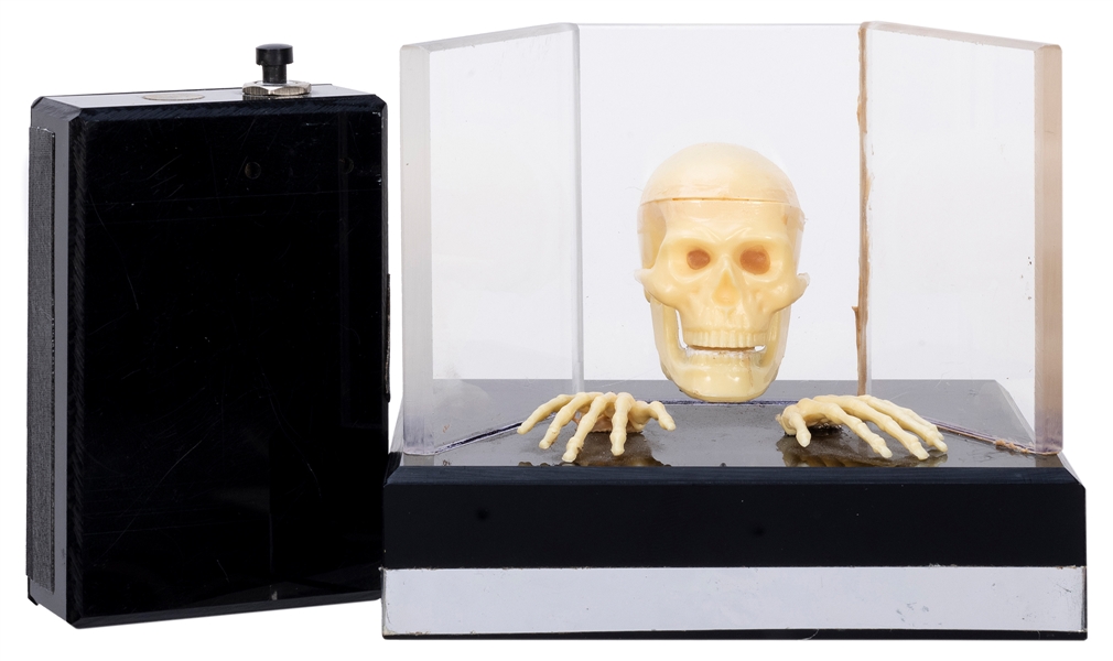  Anverdi Talking Skull. Holland: Anverdi, 1970s. A miniature...