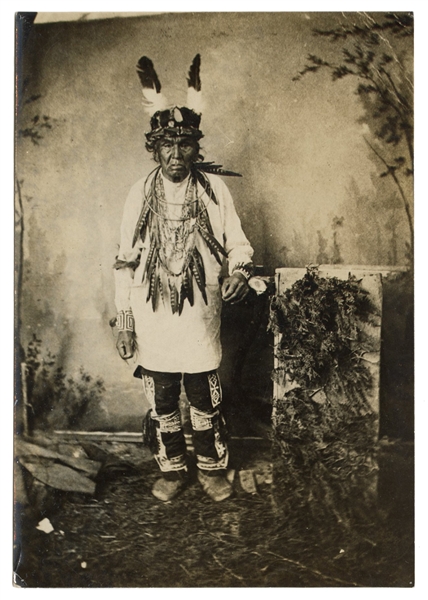  [AMERICAN INDIAN]. Photograph of an unidentified Native Ame...