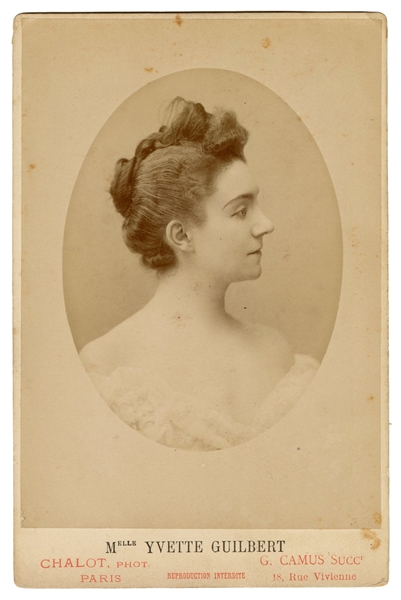  GUILBERT, Yvette (1865-1944). Cabinet card photograph. Pari...