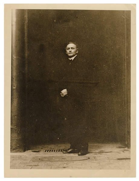  Houdini, Harry (Ehrich Weisz). Photograph of Houdini on a S...