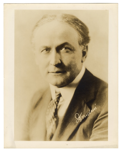  Houdini, Harry (Ehrich Weisz). Portrait Photograph of Houdi...