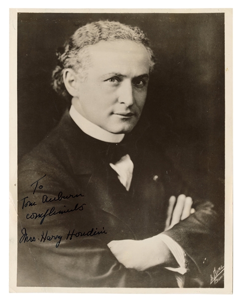  HOUDINI, Harry (Ehrich Weisz). Portrait of Houdini, Inscrib...