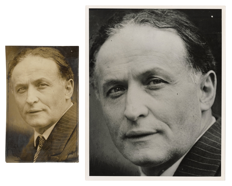  HOUDINI, Harry (Ehrich Weisz). Bust portrait of Houdini. Ci...