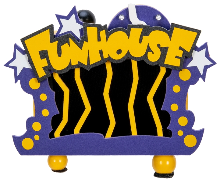  Micro Fun House. West Richland: Wolf’s Magic, 2000s. A smal...