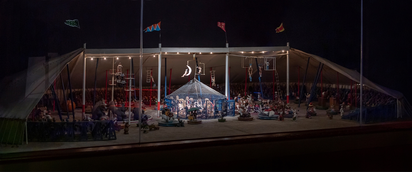  Circus Big Top Motorized Diorama. Detailed and finely craft...