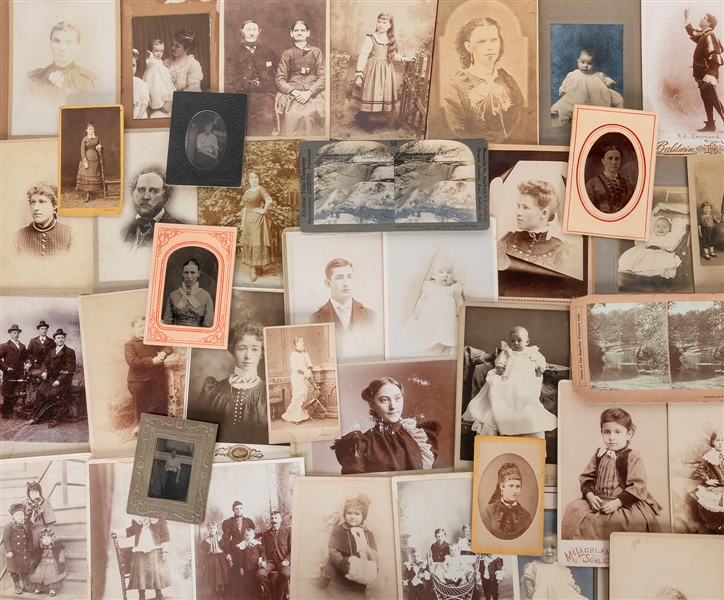  [PHOTOGRAPHY]. Carton of early photographs and tintypes. De...