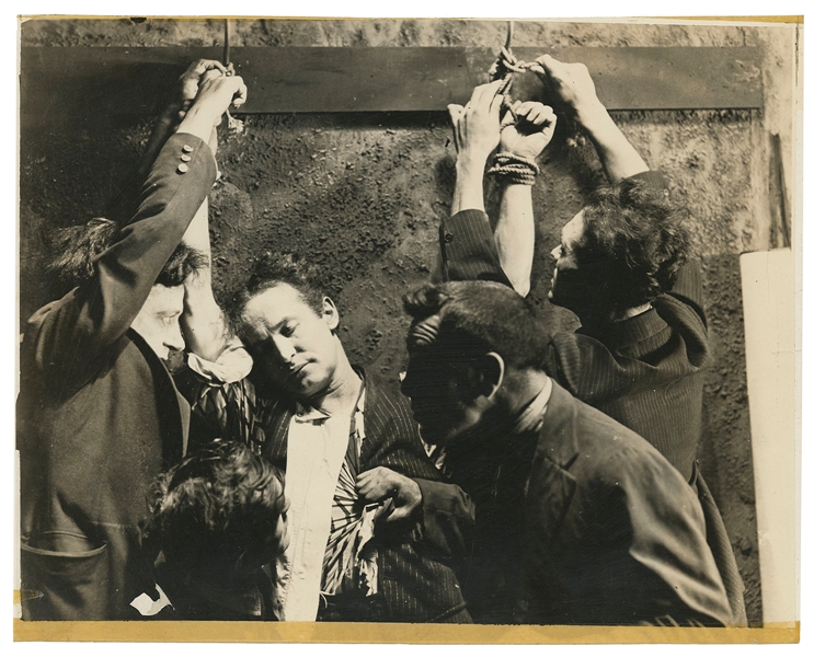  HOUDINI, Harry (Erik Weisz, 1874 – 1926). Photograph of Har...