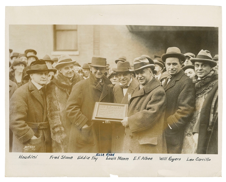  HOUDINI, Harry (Erik Weisz, 1874 – 1926). Candid Photograph...