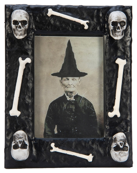  Sand Frame. Alabama: Michael Baker, ca. 2000s. A skull and ...