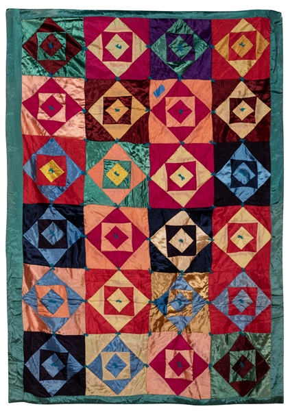  [FOLK ART QUILT]. Pieced Small Comforter / Diamond in a Squ...