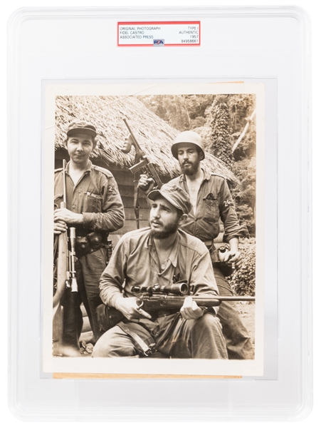  CASTRO, Fidel Alejandro (1926-2008). Original AP Photograph...