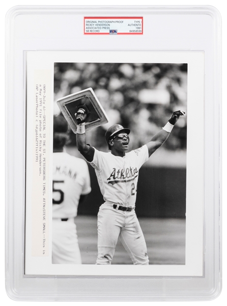  [BASEBALL]. Original AP Proof Photo of Oakland A’s Player R...