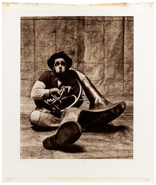  [CIRCUS PHOTOGRAPHY]. Photograph of a circus clown. Circa 1...