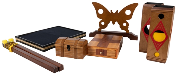 [MIKAME CRAFT]. Collection of Mikame Craft Magic Tricks. Yo…