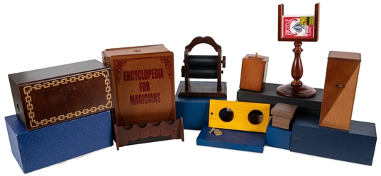 [MIKAME CRAFT]. Collection of Mikame Craft Magic Tricks. Yo...