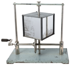 Physics Apparatus. Birmingham, England: Phillip Harris & Co...