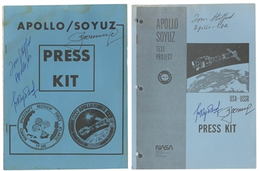  [NASA AND SOVIET MEMORABILIA]. Apollo/Soyuz Press Kit Signe...