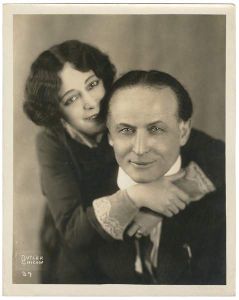  HOUDINI, Harry (Erik Weisz, 1874 – 1926). Portrait of Beatr...