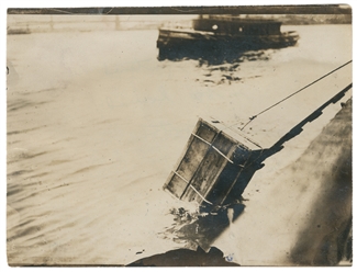  HOUDINI, Harry (Erik Weisz, 1874 – 1926). Overboard Packing...