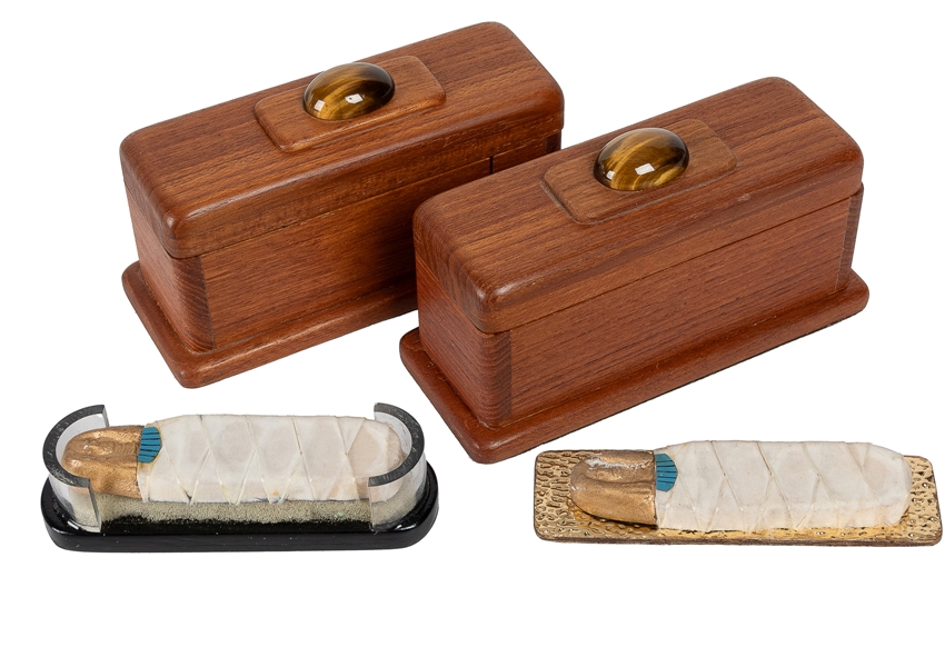  Mummy. Cornwall: Alan Warner, ca. 2000s. A mummy in a small...