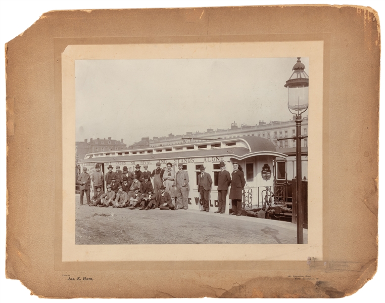  [HUNT, James. Ernest, photographer]. Photograph of Workers ...