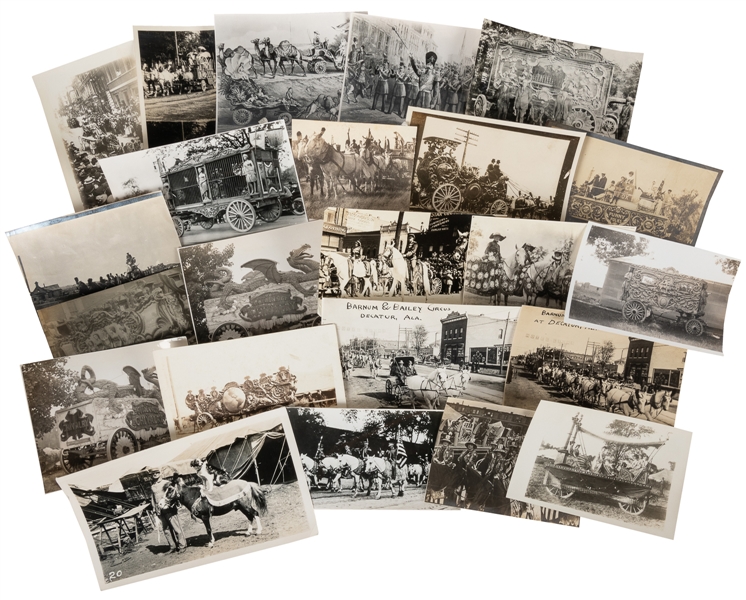  [RINGLING BROS. AND BARNUM AND BAILEY CIRCUS]. Large Group ...