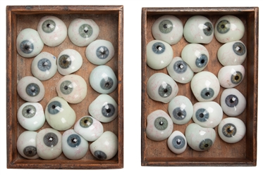  Two Cases of Prosthetic Glass Eyes. 20th century. 34 pale b...