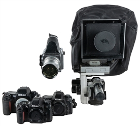  [PHOTOGRAPHY]. Philip Turners Cameras with Accessories. Ha...