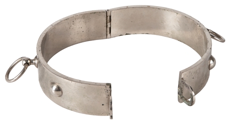  Spirit Collar. Paris: DeVere [?], ca. 1910. Neck shackle ma...