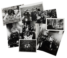  [HIPPIES]. Collection of 25 Photographs and Press Photos Re...