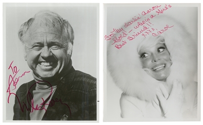  Group of 7 Hollywood and entertainer signed photographs. Gl...