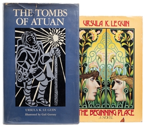  LE GUIN, Ursula K. (1929-2018). The Tombs of Atuan. Illustr...